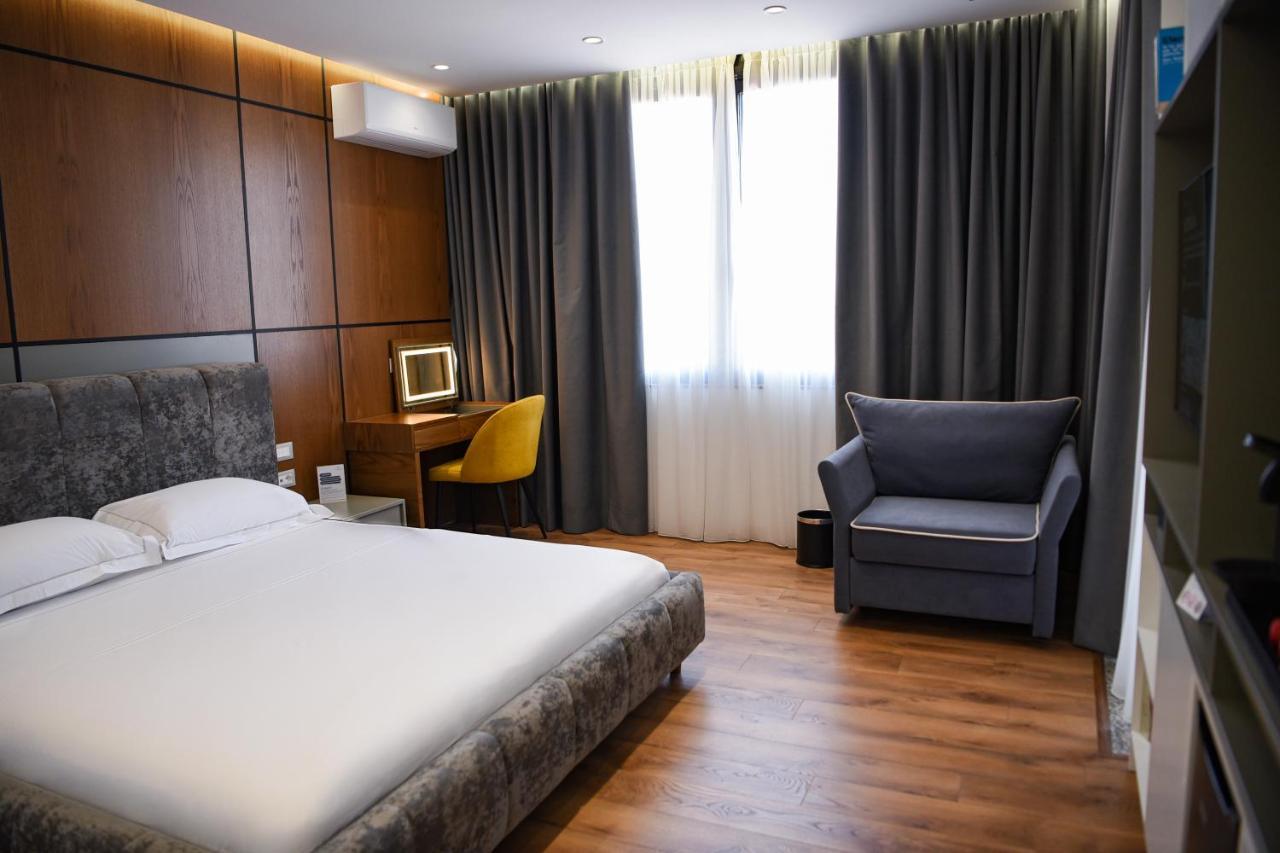 The Wilson Tirana Hotel Kültér fotó