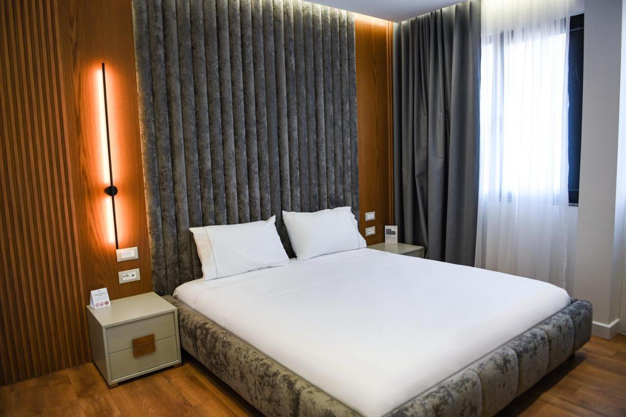 The Wilson Tirana Hotel Kültér fotó