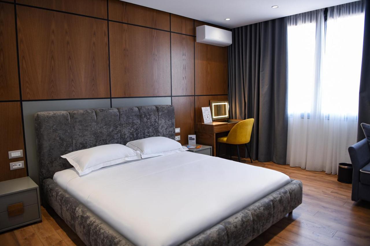 The Wilson Tirana Hotel Kültér fotó